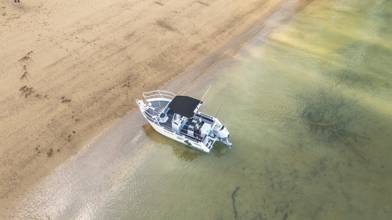 510 Centre Console Powercat beach shallow draft